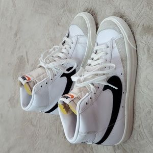 Nike Blazer Mid '77